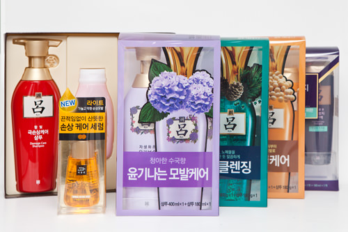 “吕”系列洗护套装
有防止脱发、强化发根、补充营养、
保湿等不同系列洗护套装