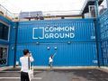 不少韩国年轻人、时尚达人和外国游客都来到这里拍照，文艺范十足