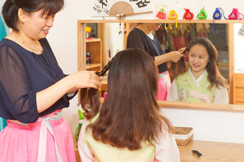 5.扎小辫子(包括头饰)要追加5,000韩元。