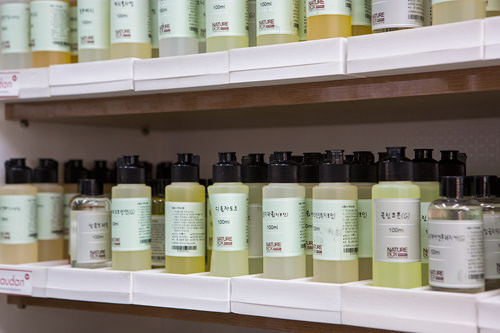 芳香精油及柔化剂