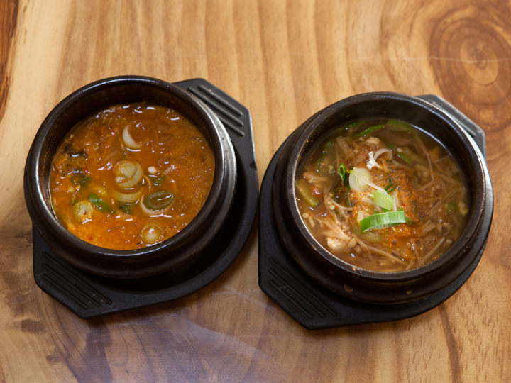 左:豆渣锅,右:大酱汤