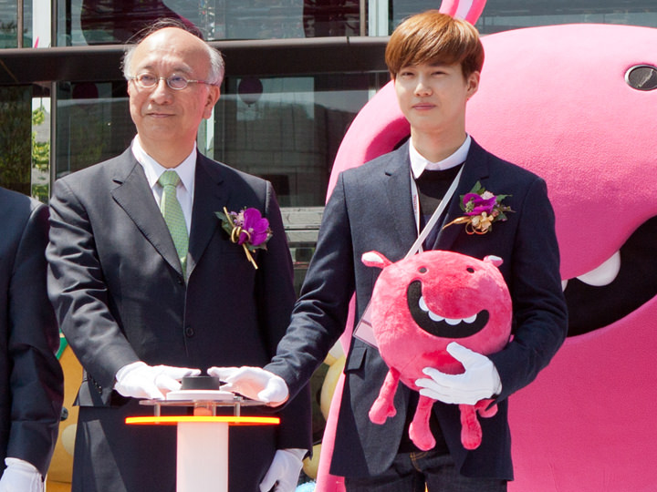 EXO闪耀COEX“C-Festival”开幕式! (04.30登载)