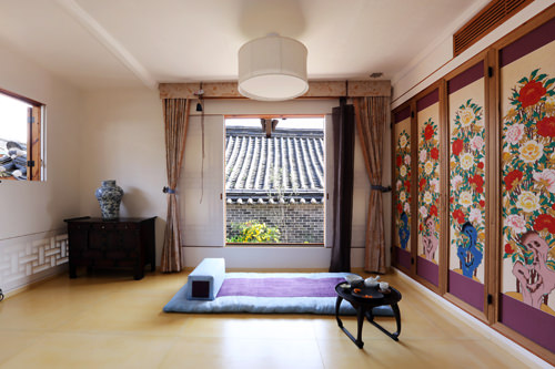 附带柏木浴缸、汗蒸幕,高级韩式晚餐彰显尊贵。