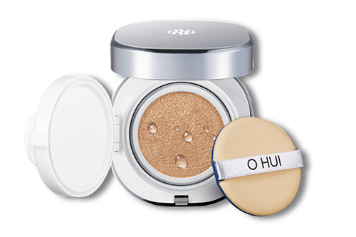 欧蕙(O HUI)
这个品牌在中国可能不是很火,其实WHOO(后) 、菲诗小铺等品牌相同,它也是LG生活旗下的化妆品品牌。
明星产品:防晒霜、CC气垫粉底