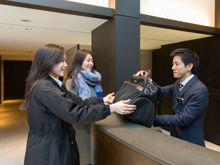 将行李寄存,享受最后的旅行时光21层大厅还提供出租车预约服务入住