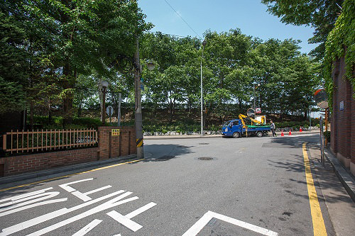 9.走到这条街的尽头后左转