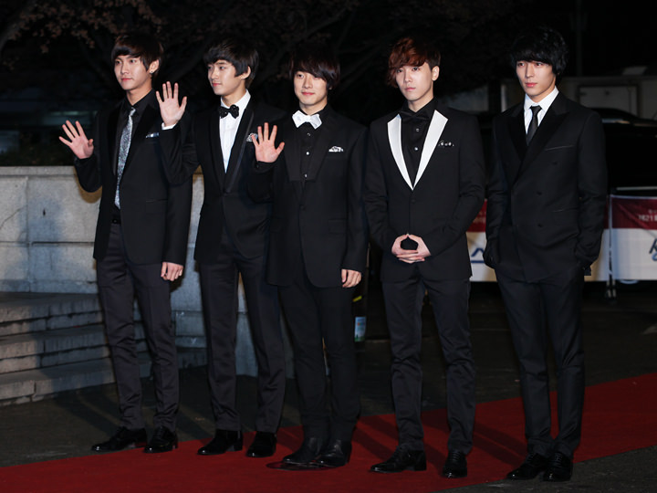 FTISLAND 左起宋承炫、李在真、崔珉焕