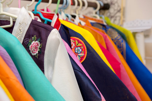 色彩艳丽的韩服