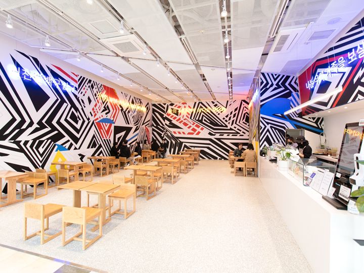 咖啡厅
参观美术馆时还可以到咖啡店坐下来喝咖啡休息一下。