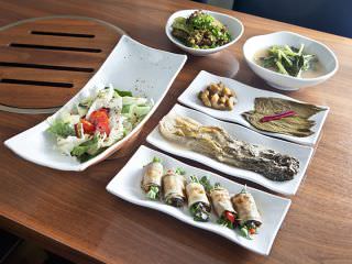 本店小菜全部使用季节性的新鲜蔬菜