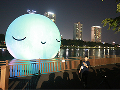 湖面上出现“超级月亮”！