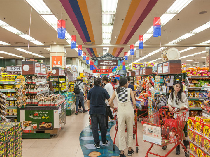 中秋快到了,韩国人也都忙着节日采购,一起来看一下乐天超市首尔站店