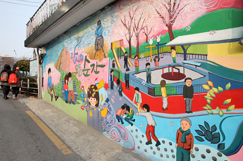 江东区的姜草漫画街 Now 首尔 韩国旅游网 韩巢网 江东区的姜草漫画街 Now 首尔 韩国旅游网 韩巢网