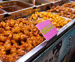 来尝尝韩国传统市场里的美食吧！