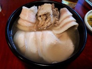 严龙白猪肉汤饭 釜山水营店
