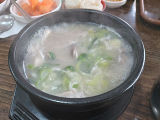 密阳猪肉汤饭(中央洞)