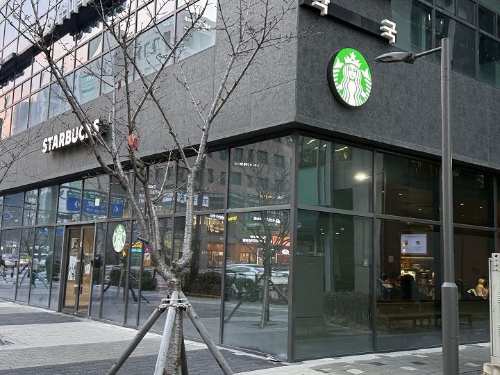 星巴克 麻谷Wellton店