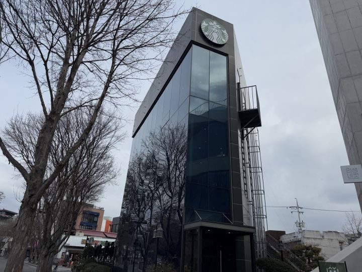 星巴克 寿城湖水店