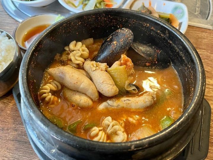 南岛筏桥餐饮店