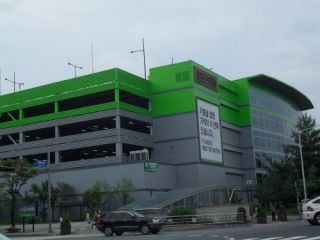 TRADERS WHOLESALE CLUB 月坪店