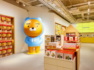 KAKAO FRIENDS STORE 弘大旗舰店