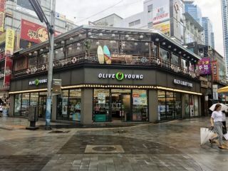 欧利芙洋 西面釜田中央店