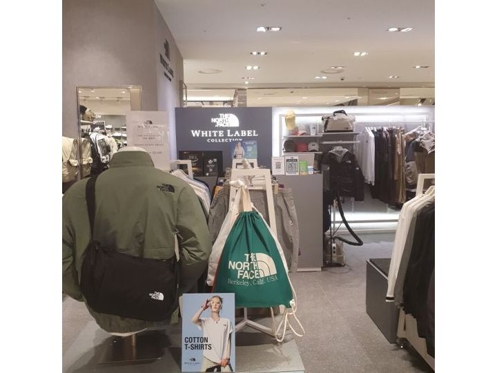 乐斯菲斯 WHITE LABEL 新世界总店
