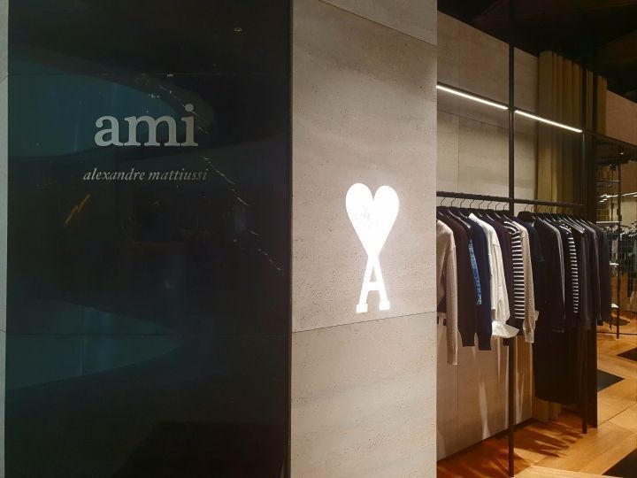 ami THE现代首尔店