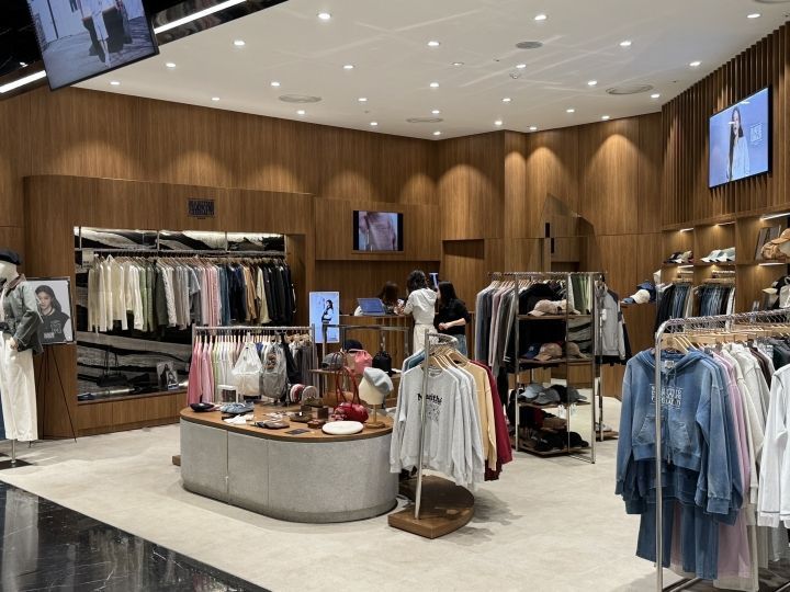 MARITHE FRANCOIS GIRBAUD THE现代大邱店