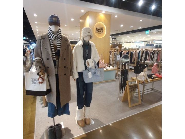 MARITHE FRANCOIS GIRBAUD 现代百货新村店