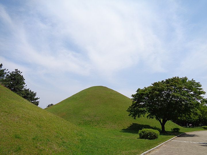 大陵苑・天马塚