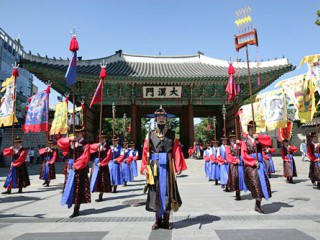 王宫守门将交接仪式